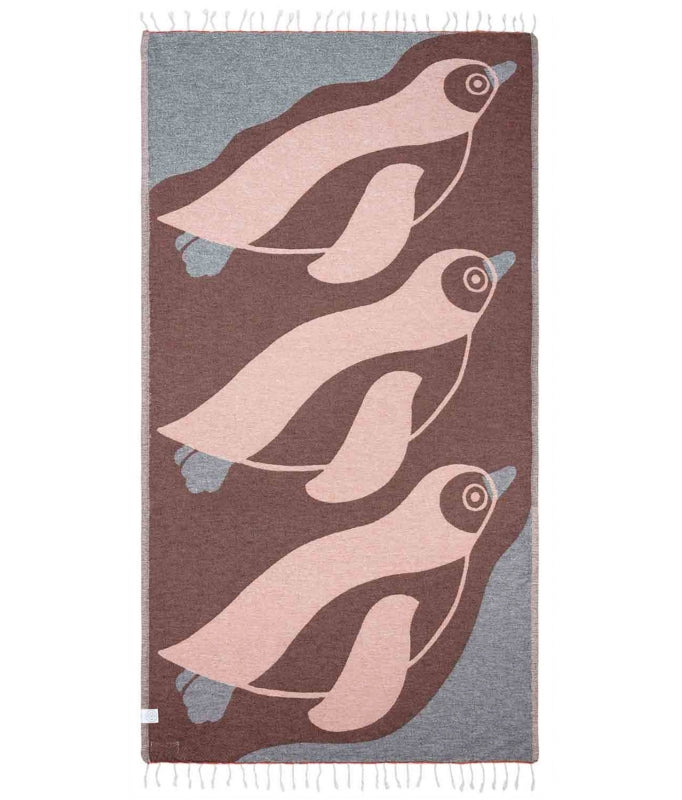 Dive into ultimate comfort while doing your part to #savethefishies with this eco-friendly Pingo Beach Towel. Crafted with luxuriously soft organic Turkish cotton, it's sand-resistant and super absorbent for a beach babe experience that's sure to make waves. Go ahead, get your beach on and feel inspired by every use!