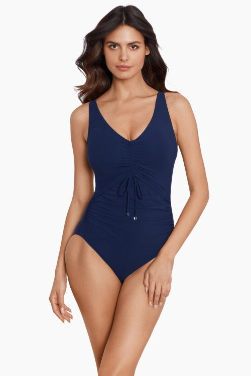 Step into the sun like a style star in the Magicsuit Morningstar Sansa One Piece Swimsuit! Offering up to a D-Cup, this stunner features full wireless bra support and adjustable straps for a fabulous fit. And with its signature control and support, you can confidently flaunt your curves with a flattering look to last. Get your glam on with no fuss!