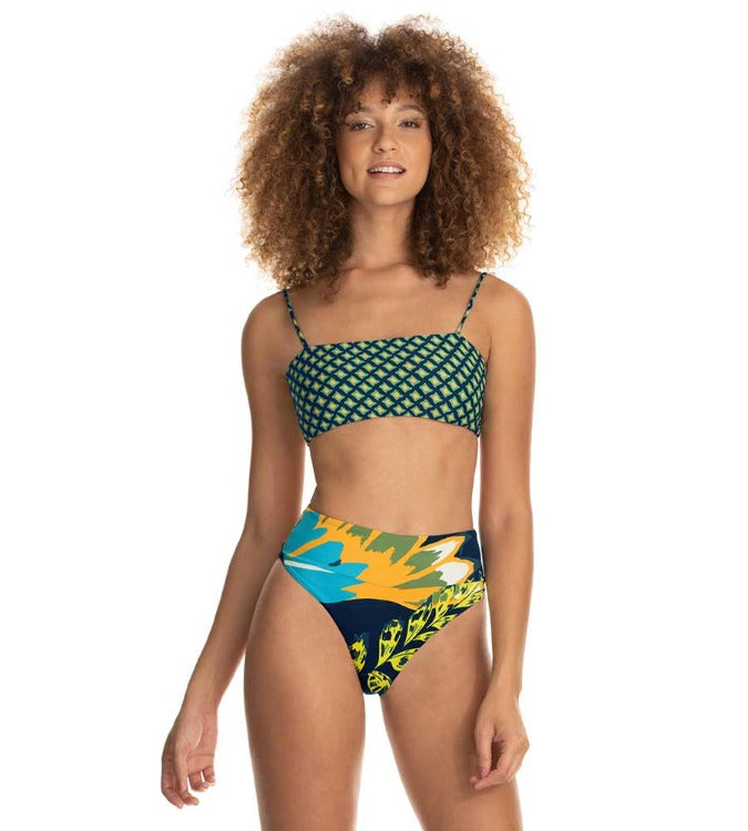 Gorge yourselves in the mystik allure of the Atrium Bikini. Boast the bralette top with removable pads and a cross strap back with lace-up tie. Overflowing with playfulness and versatility - reverse it for your own maajical surprise! Get ready for some beach fun in style and confidence. Let's get our sunnies on and dive in!