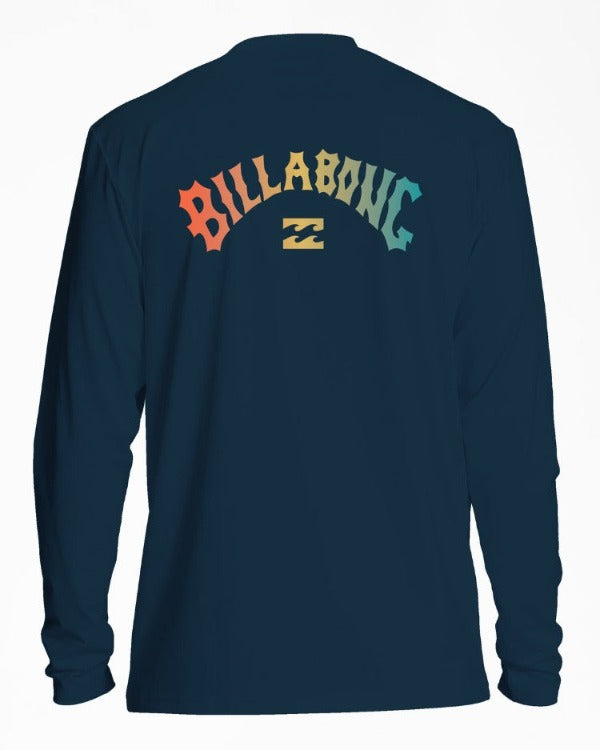 Be surf-ready in the Billabong Arch Wave Loose Fit Long Sleeve Tee! This sun-protecting tee keeps your skin safe and sand-free with UPF 50+ fabric, leaving you free to focus on the waves. Lightweight, recycled stretch poly material gives you the freedom to move and groove, plus signature Billabong logo graphics to show off your love of the ocean. Waves, sunshine, and style—yew!