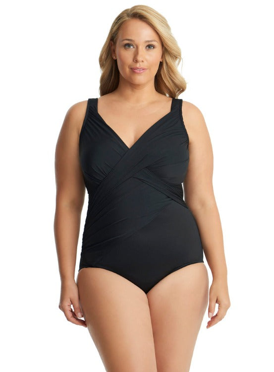 The Revele One Piece is all the rage this summer! With its curve fit, V-neckline, wide straps, and a mid-scoop back, this suit is designed with both comfort and confidence in mind. Plus, with a hidden underwire and front shirring, you'll never sacrifice style for support. Ready, set, dive!